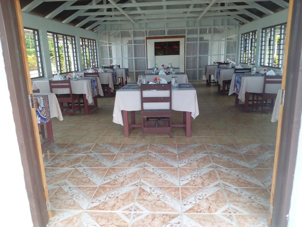 Hotel Vacations Beach Fale Manase Exterior foto