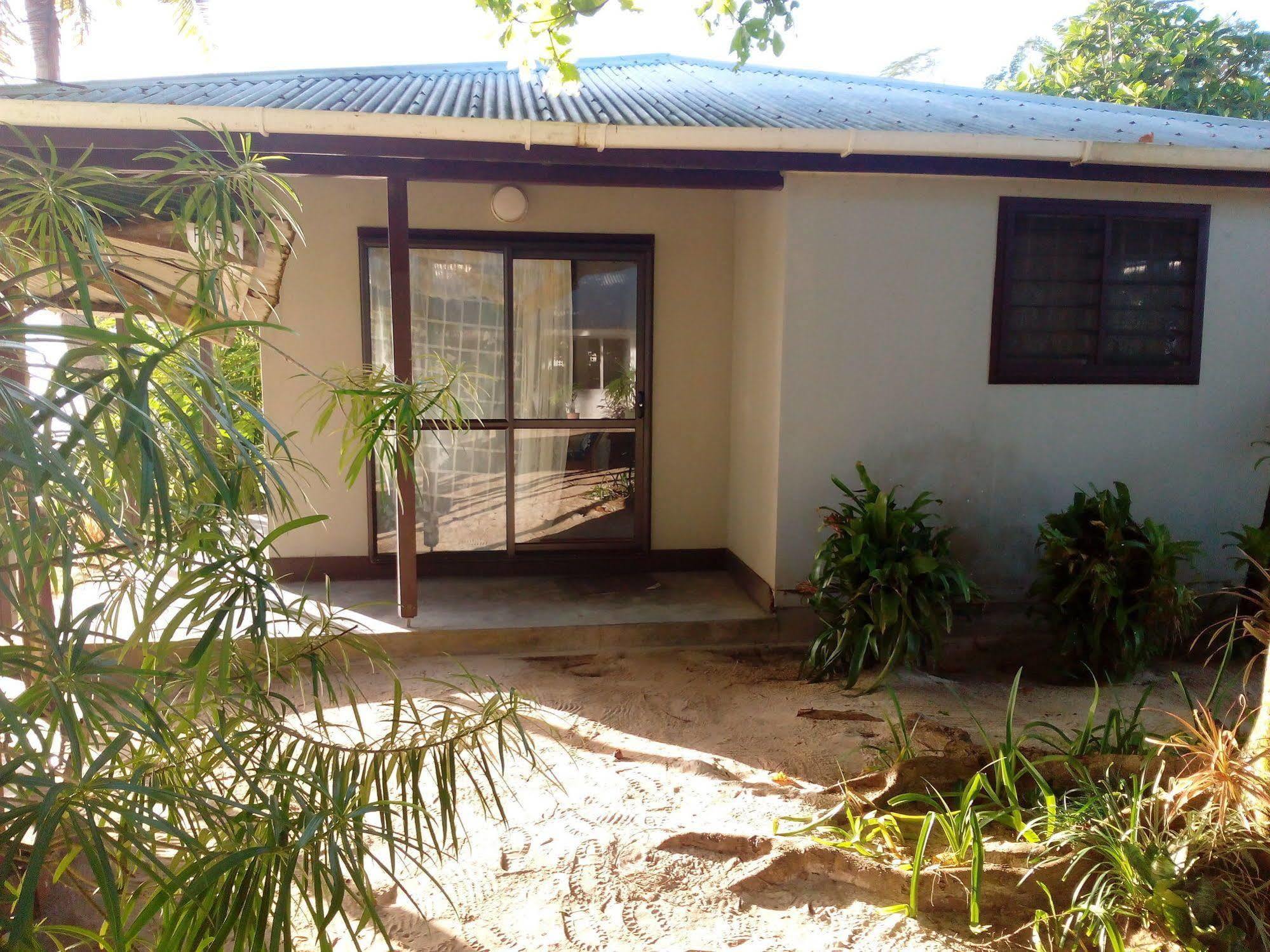 Hotel Vacations Beach Fale Manase Exterior foto