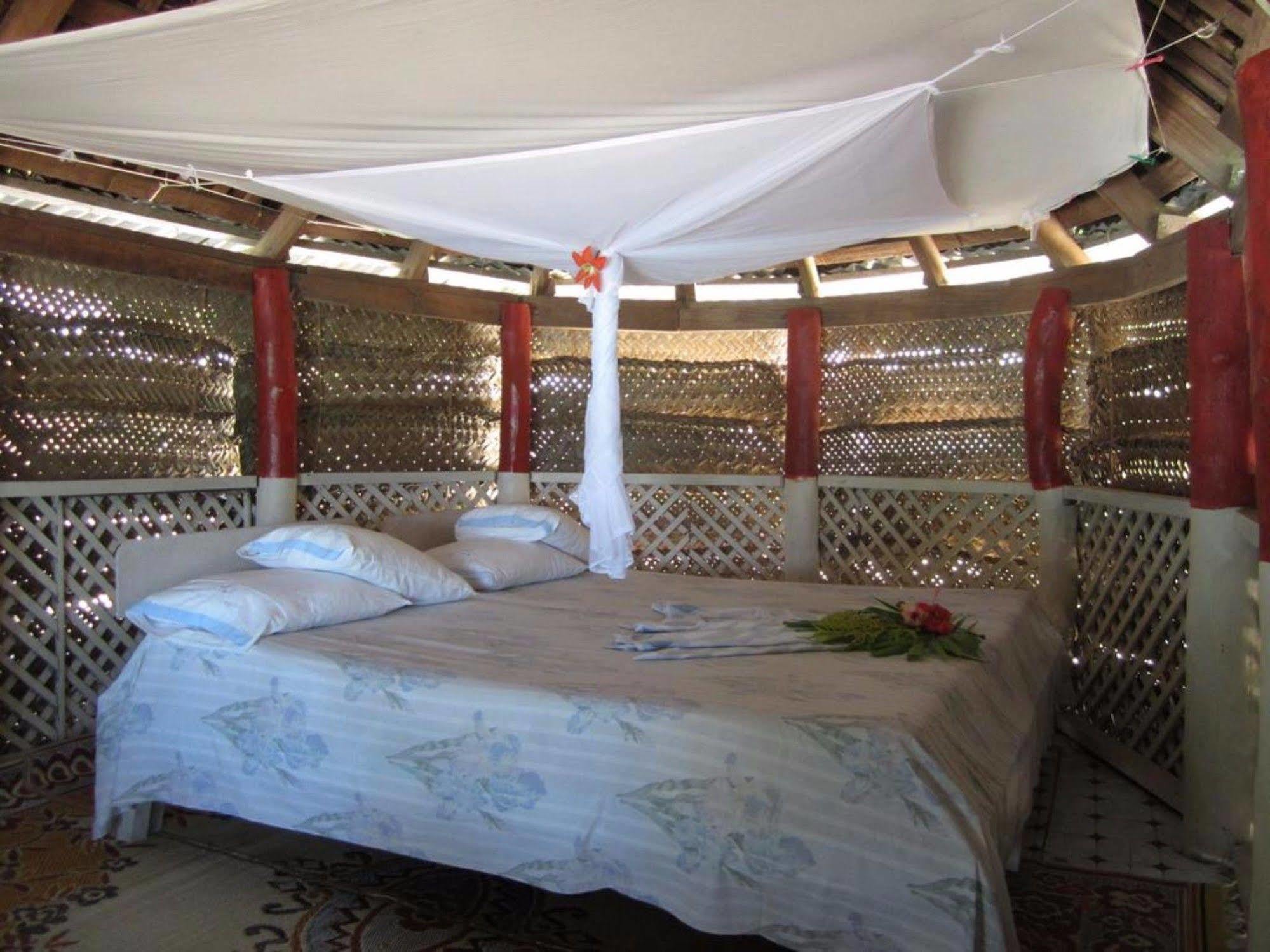 Hotel Vacations Beach Fale Manase Exterior foto