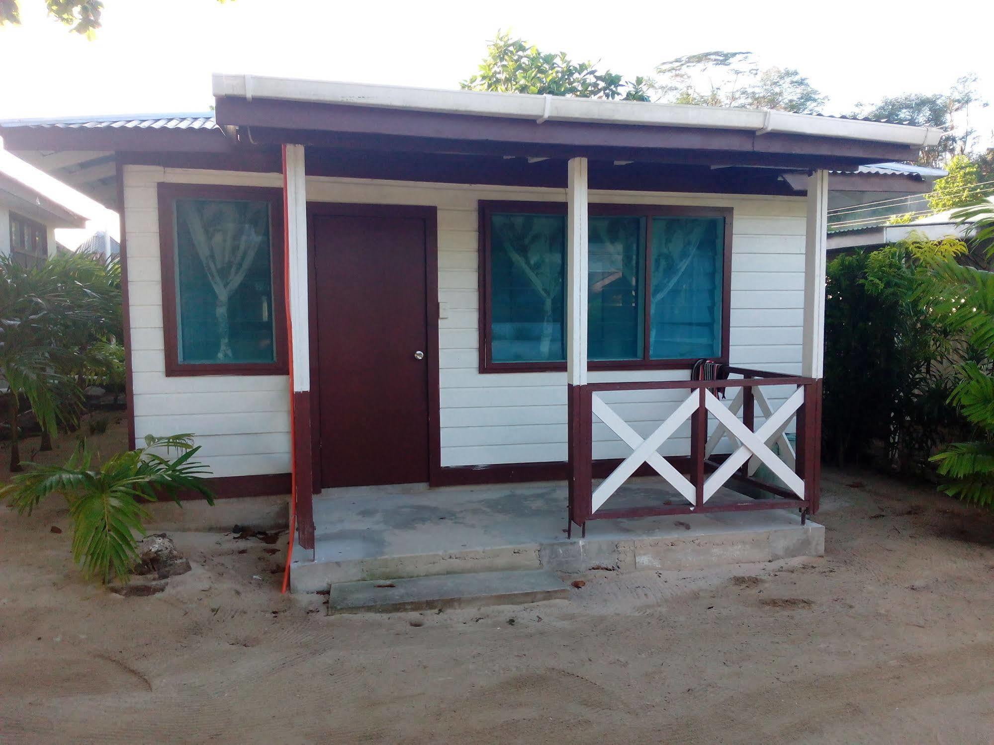 Hotel Vacations Beach Fale Manase Exterior foto