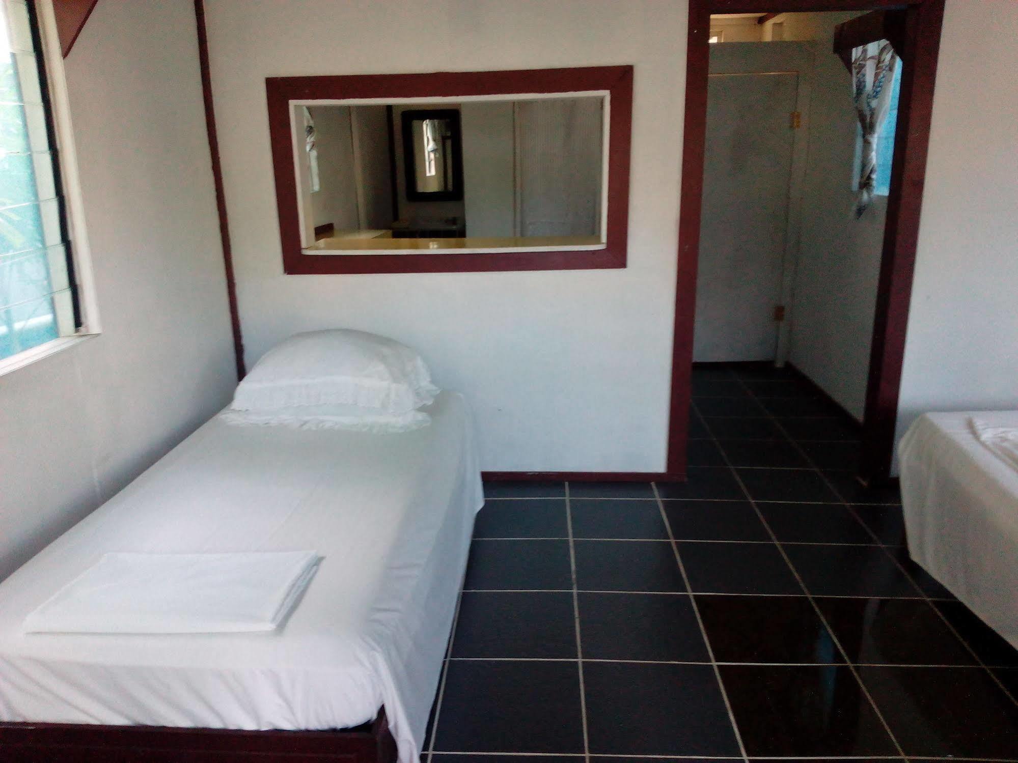 Hotel Vacations Beach Fale Manase Exterior foto