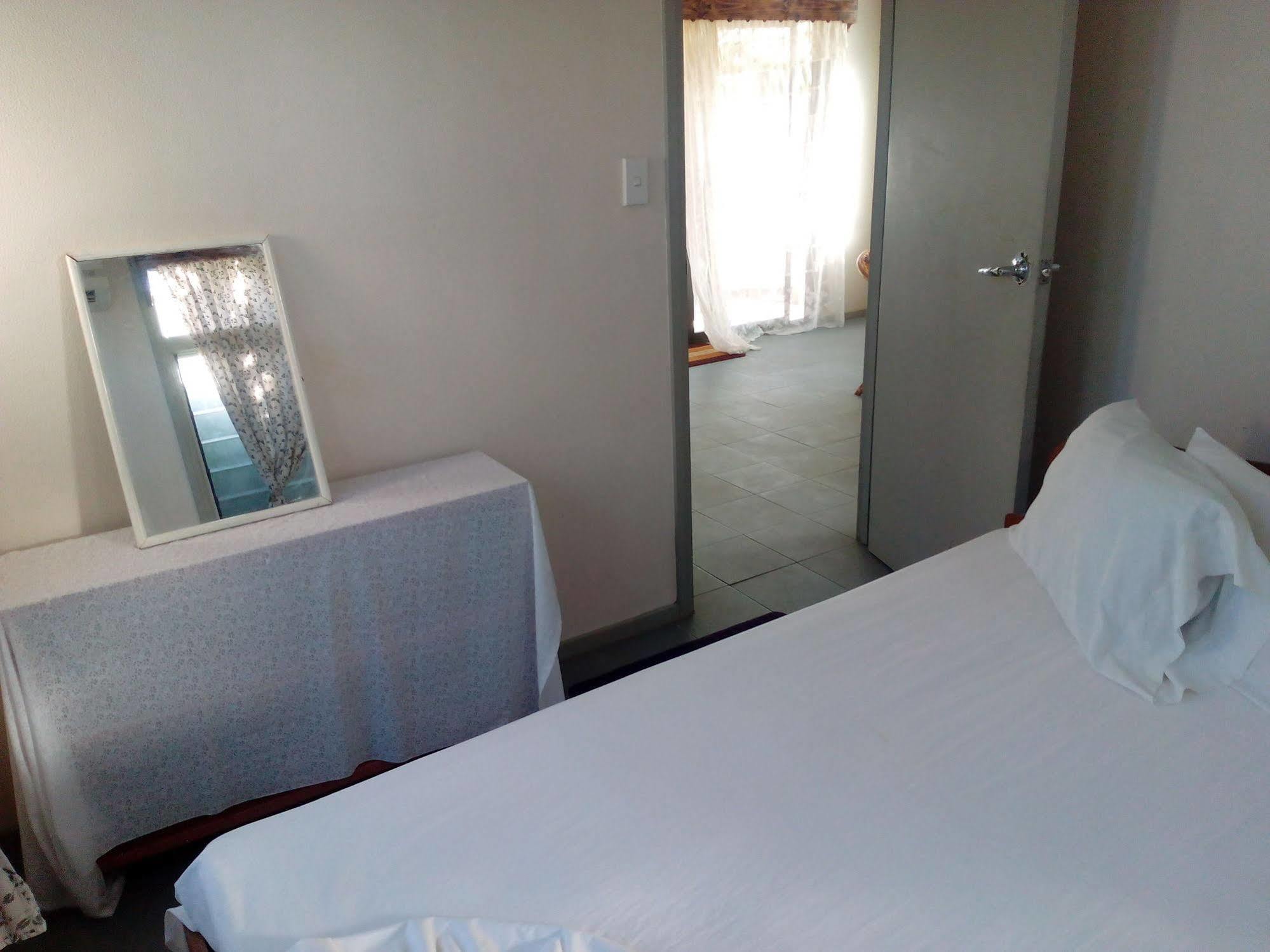 Hotel Vacations Beach Fale Manase Exterior foto